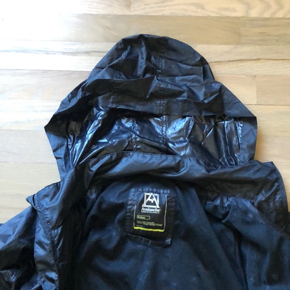 Avalanche Weather Shield Running Shell - Picture 13 of 14